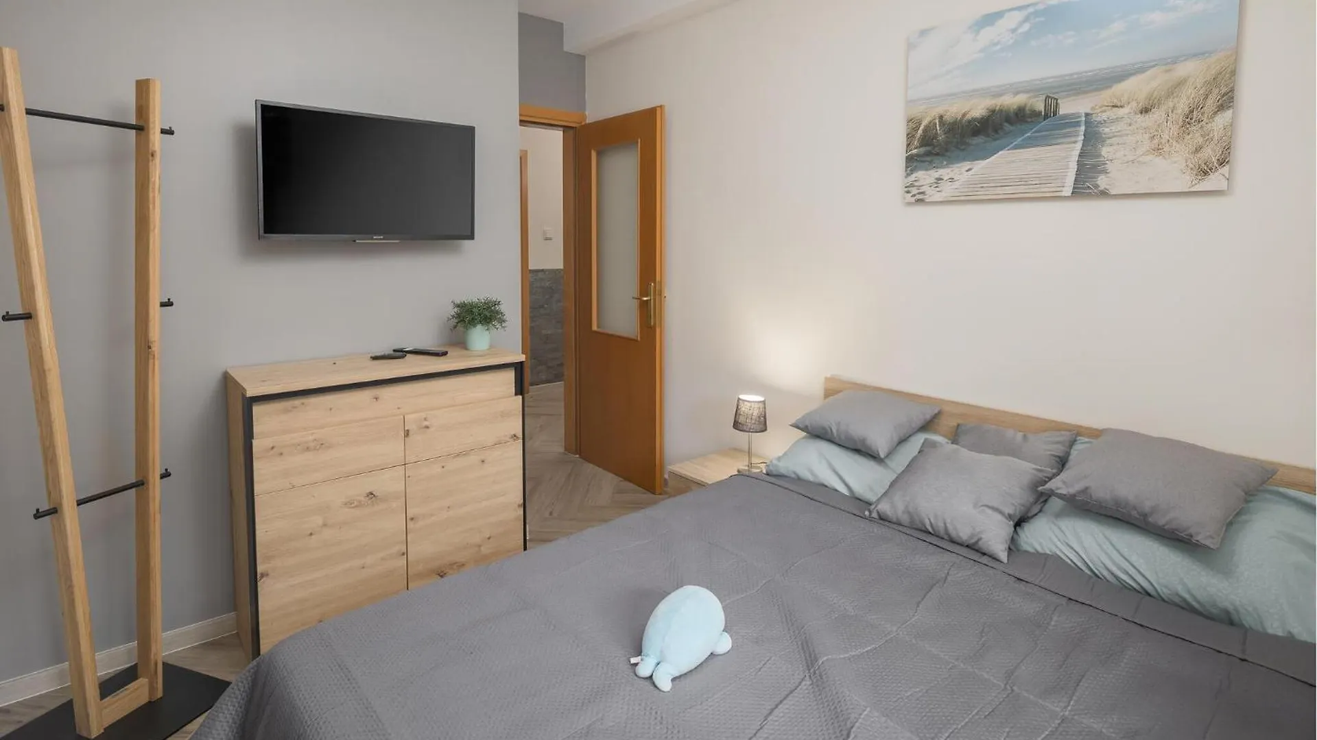 Gorgeous Apartment In Micetici With Wifi Ladrovici 0*,  Croatia