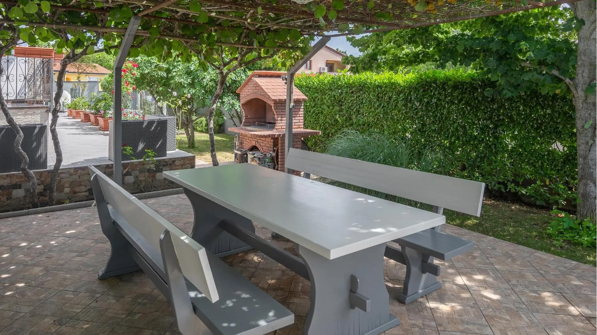 Gorgeous Apartment In Micetici With Wifi Ladrovici