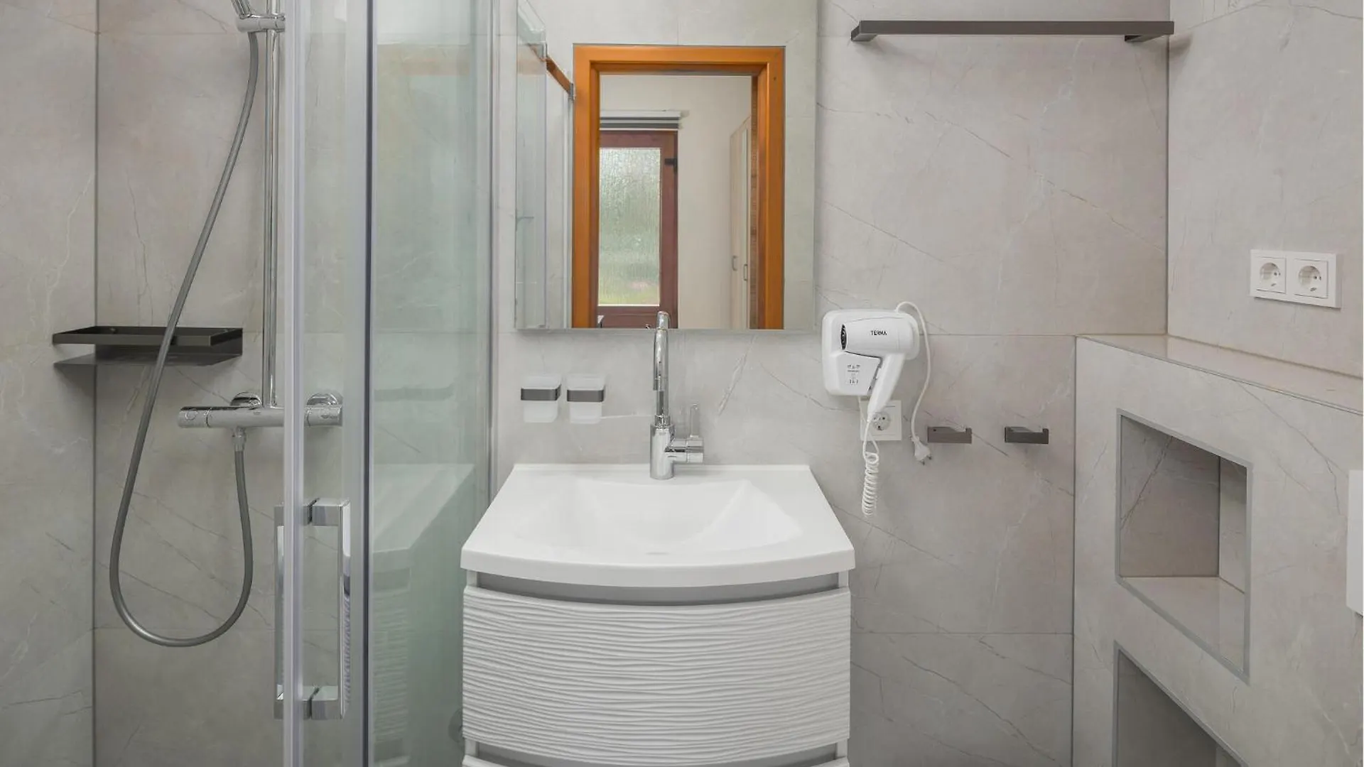 Gorgeous Apartment In Micetici With Wifi Ladrovici 0*,