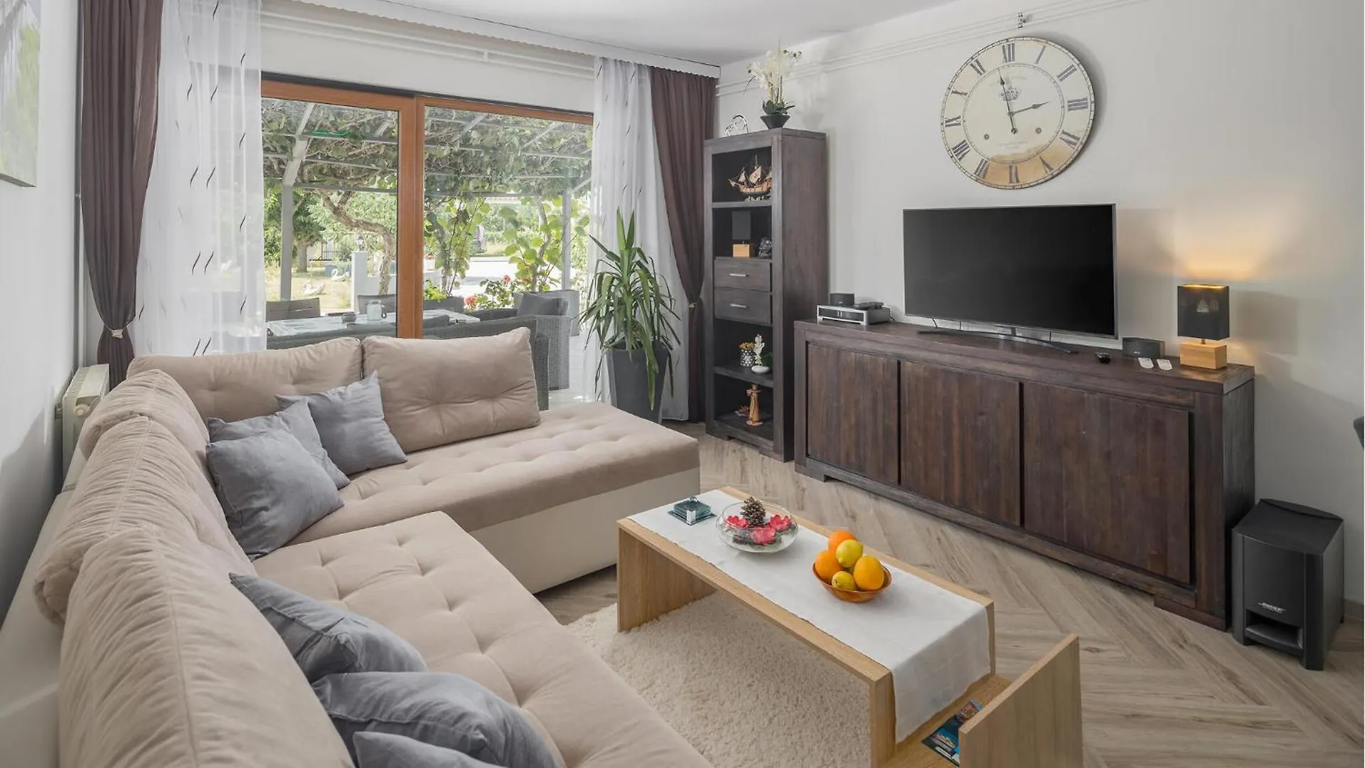 Gorgeous Apartment In Micetici With Wifi Ladrovici